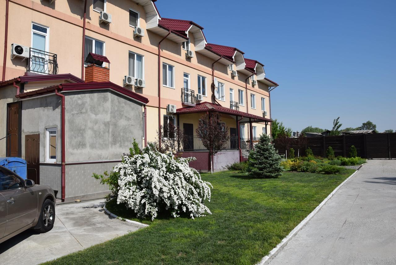 Sunlake Hotel Osokorki Kiew Exterior foto